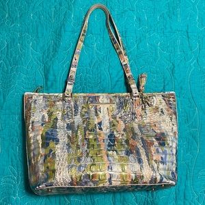 Brahmin purse, wear on straps and minimal wear on exterior of purse.